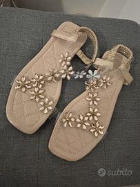 Sandali floreali