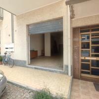 Locale deposito zona centrale Davoli M.na