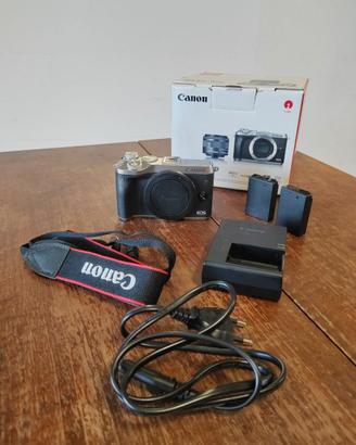 Canon EOS M6 come nuova + Scatola + 2 Batterie