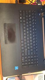 Notebook HP17", senza schermo. 