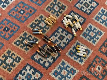 Stock di 28 connettori RCA