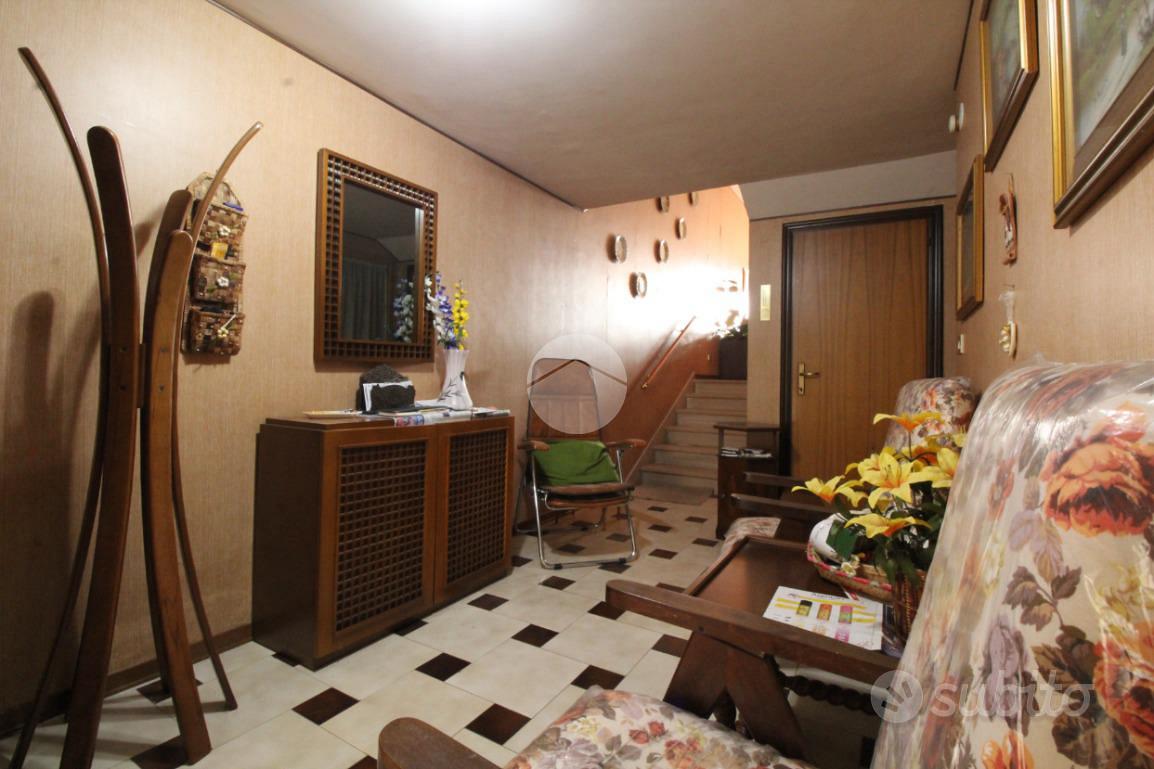 VILLA A SCHIERA A CAMPOBASSO - Vista 2