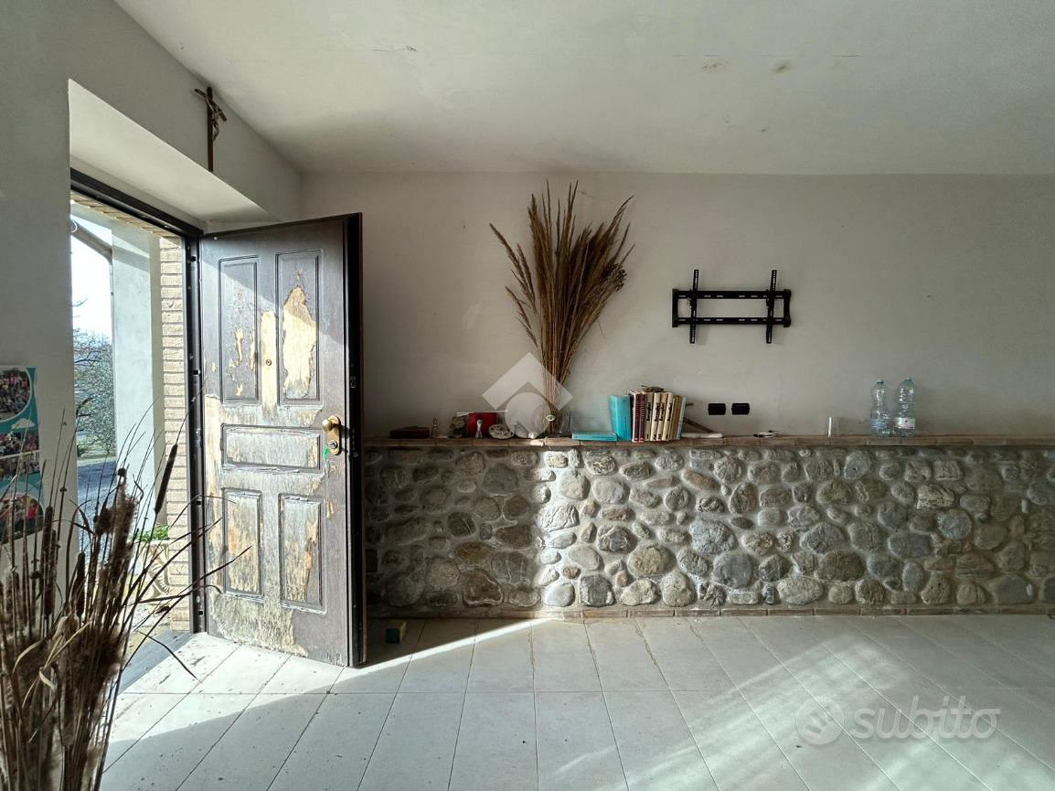 2 LOCALI A ORVIETO - Vista 5