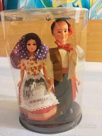Coppia bambole souvenir di Alberobello 