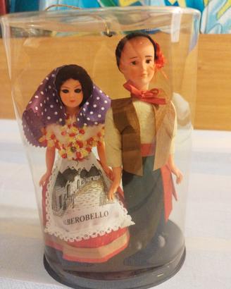 Coppia bambole souvenir di Alberobello 