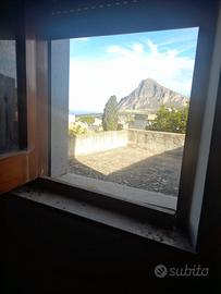 Prestigiosa casa con terreno a Custonaci