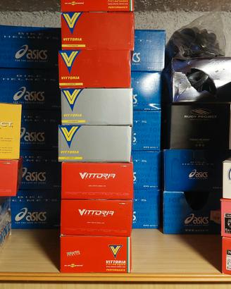 caschi e scarpe ciclismo strada e mtb