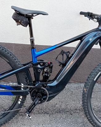 bici e bike elettrica Giant taglia S 