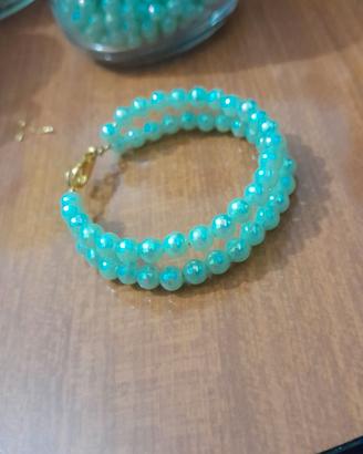 Bracciale fatto a mano con perle verde acqua
