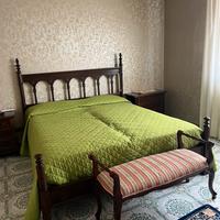 Struttura letto matrimoniale legno massello