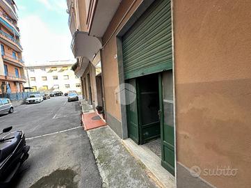MAGAZZINO A GENOVA