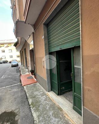 MAGAZZINO A GENOVA