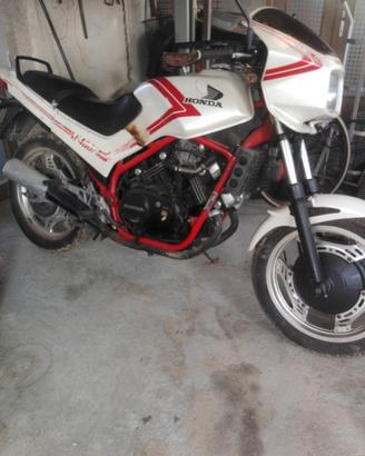 Honda vf 400