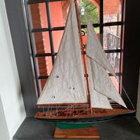 Modellino barca a vela