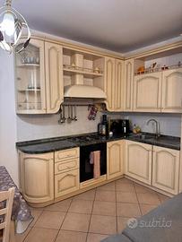 Cucina completa di elettrodomestici