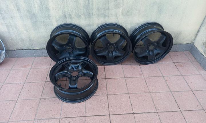 Cerchi 16" in acciaio