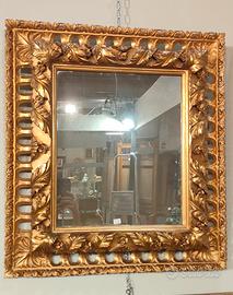 Specchiera in legno dorato 