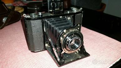 macchina fotografica d'epoca 