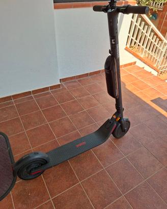 Monopattino elettrico Segway con doppia batteria