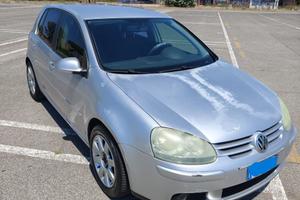Volkswagen Golf V 1.9 TDI 105 CV