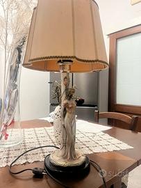 Lampada vintage Art Noveau con figura femminile