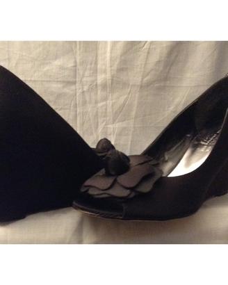 Scarpe in raso con zeppa