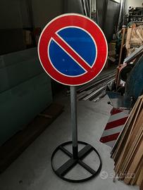 Cartello stradale divieto di sosta