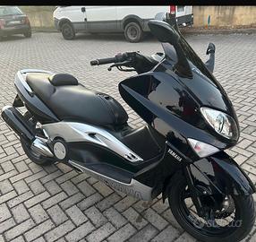 Yamaha T-Max