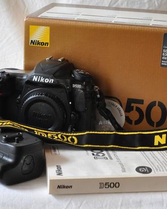 Nikon D500 con scatola, libretto in italiano