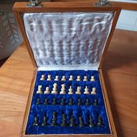 Scacchiera artigianale indiana  pedine in pietra