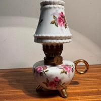 Antica Lampada ad Olio in Porcellana