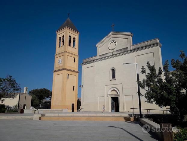 Stanza uso ufficio e bagno in centro a Quartucciu