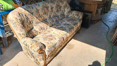 set divano e 2 poltrone vintage in stile classico