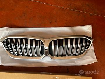 Calandra bmw serie 3 nuovo modello restyling 2023