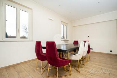 4 LOCALI A CASELLE TORINESE