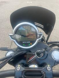 Moto Guzzi V7 Stone nera