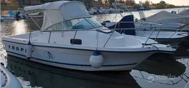 Barca cabinata con motore Mercury Marine 218 CV