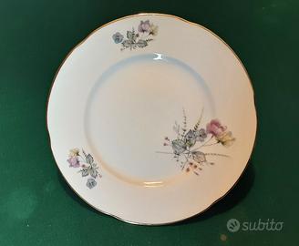 Servizio di piatti R. Ginori con motivo floreale