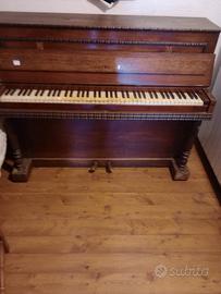 Pianoforte funzionante per uso vetrine