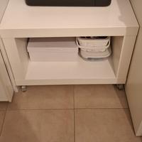 Mobiletto per stampante con ruote