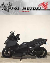 Yamaha TMax TECH MAX