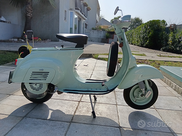 Vespa sportello piccolo del 1964 restaurata e perf