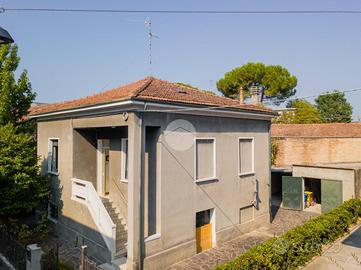 3 LOCALI A FORLÌ