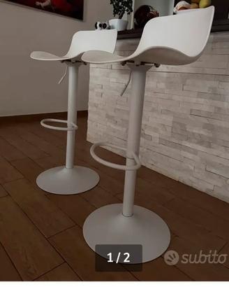 Sgabelli arredo per cucina altezza regolabile.