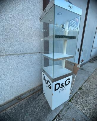 Vetrina illuminata D&G