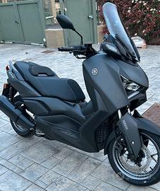 Yamaha XMAX 300