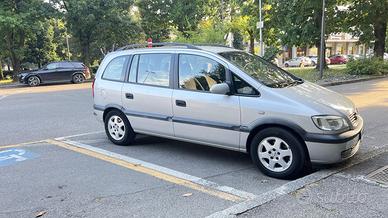 Opel Zafira A 7 posti