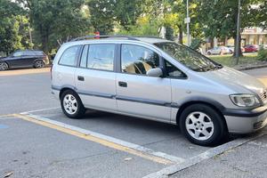 Opel Zafira A 7 posti