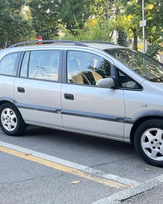 Opel Zafira A 7 posti