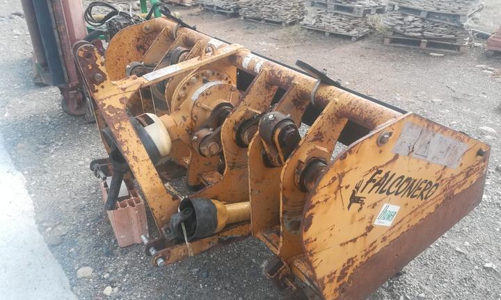 Vasta disponibilità di vangatrici per trattori